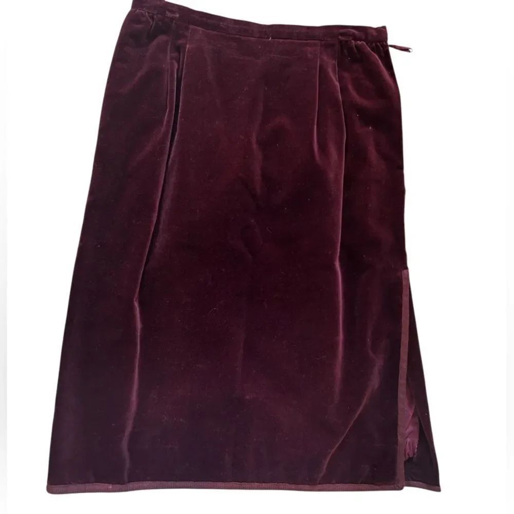 Valentino vintage Red burgundy velvet Skirt listed size 12, but more like an 8